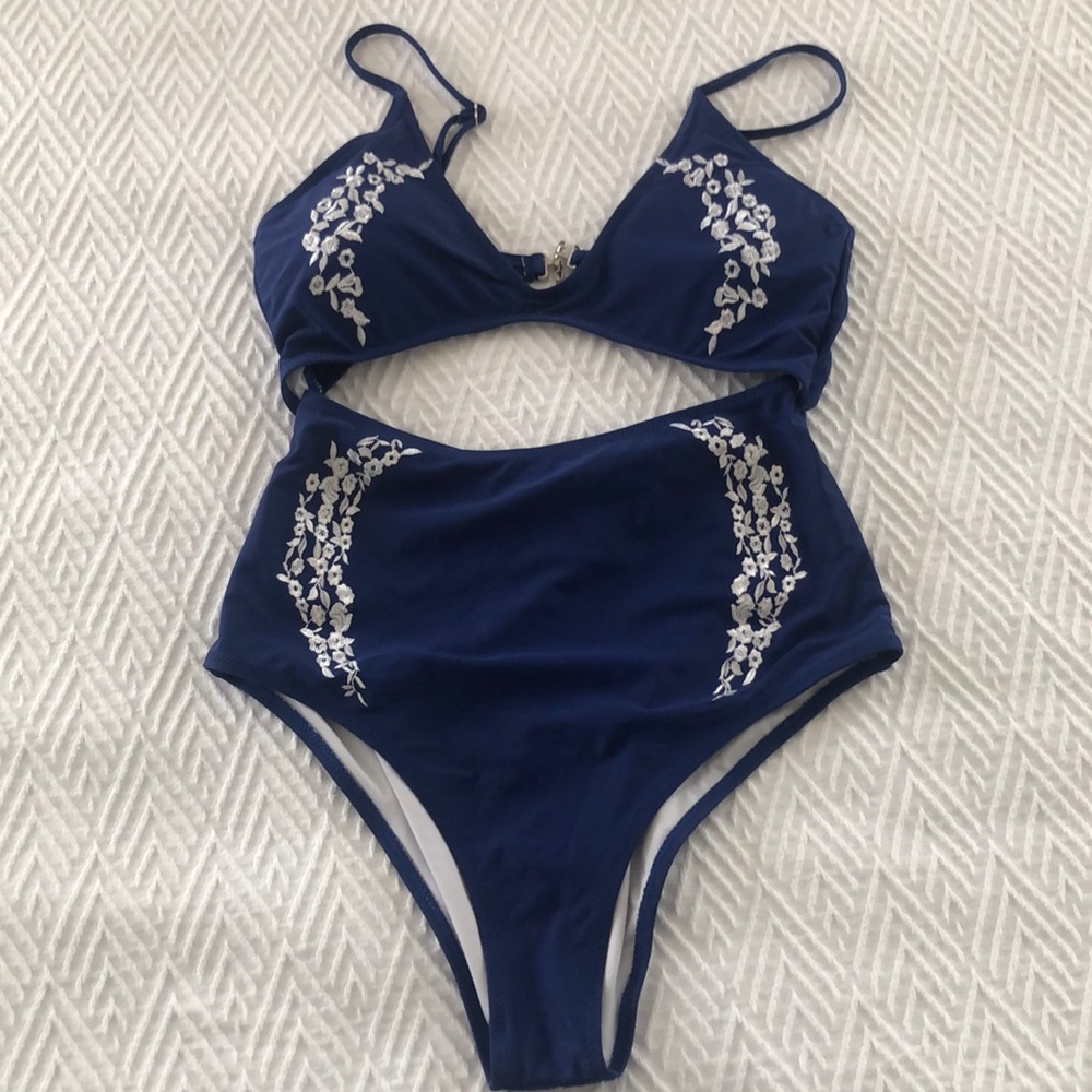 Bathing suit